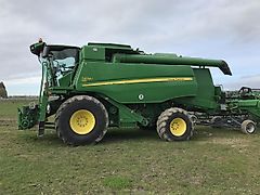 John Deere T670