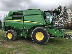 John Deere T670