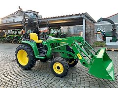 John Deere 3025E mit Frontlader 300E