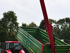Pom Augustów Überladeschnecke mit hydraulischem Antrieb T 461