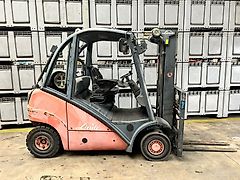 Linde H 25 T, Bj. 2005, 7397 Bts., Triplex, Zinkenverstellung, Gasantrieb, Ist-Zustand