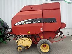 New Holland BR750
