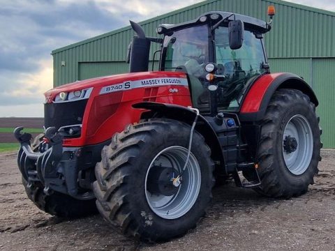 MF 8740S aus dem Baujahr 2018