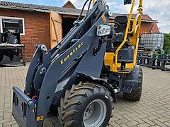 Eurotrac W11 Schutzdach Hoflader inkl. Schaufel und Gabel. Vorführmaschine.