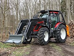 Valtra Forsttraktor Forstumbau Kabinenschutz