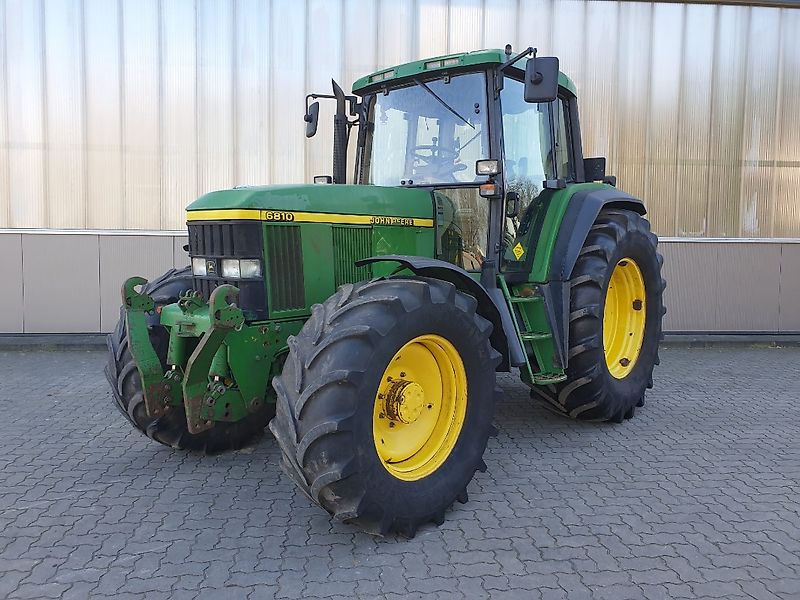 John Deere 6810