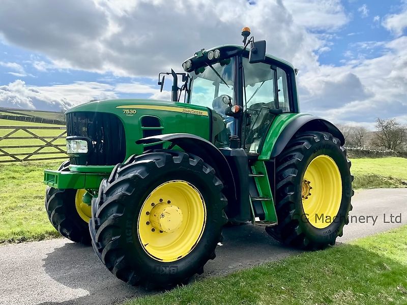 John Deere 7530