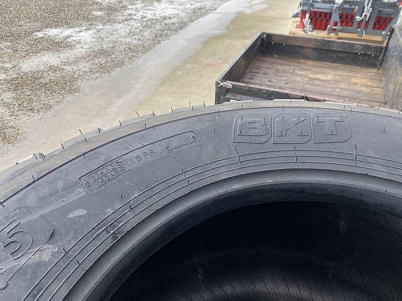 BKT 700-50 R26,5 NEU