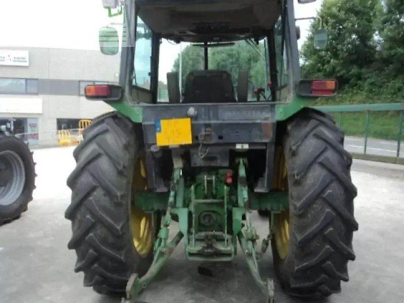 John Deere 2850