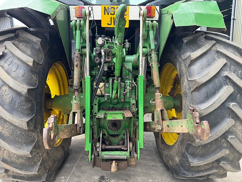 John Deere 6800