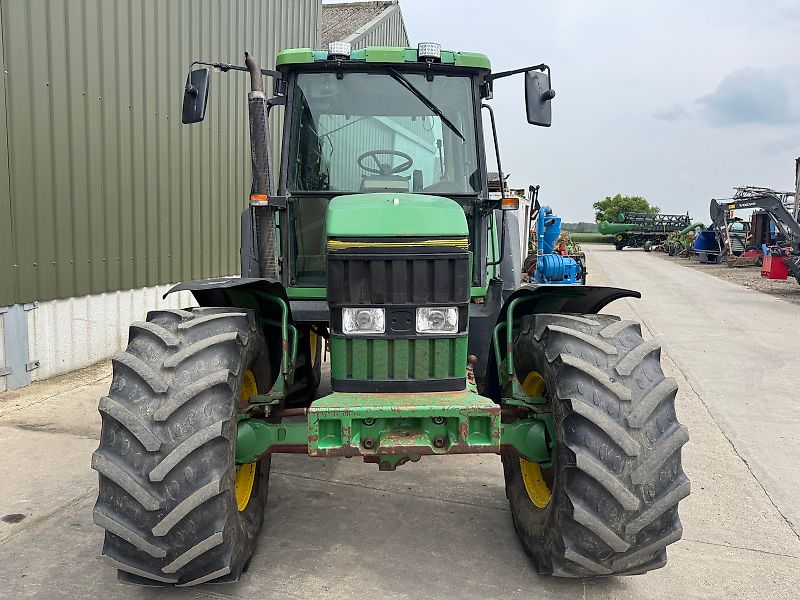 John Deere 6800