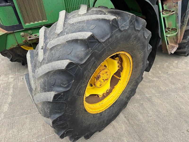 John Deere 6800