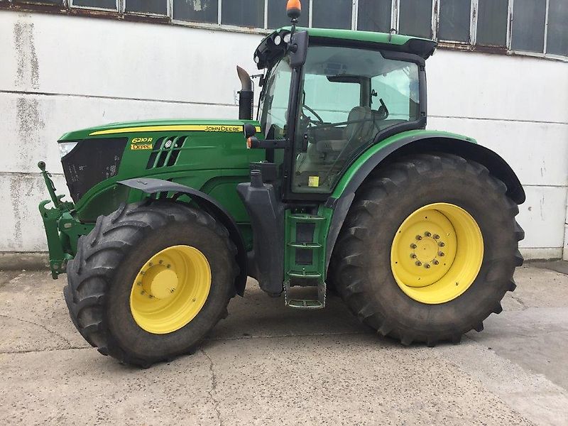 John Deere 6210R