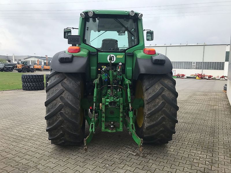 John Deere 7530
