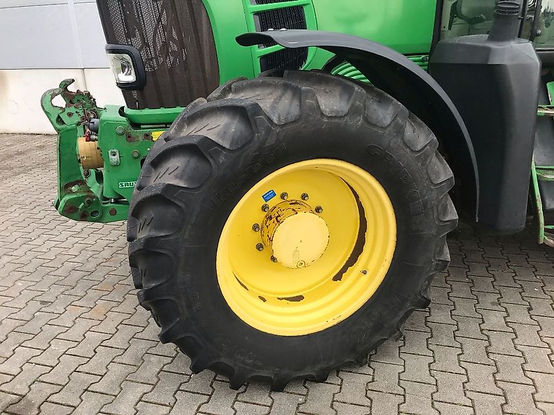 John Deere 7530