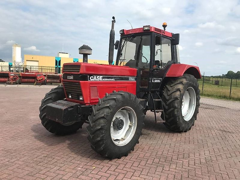 Case IH 1255XL