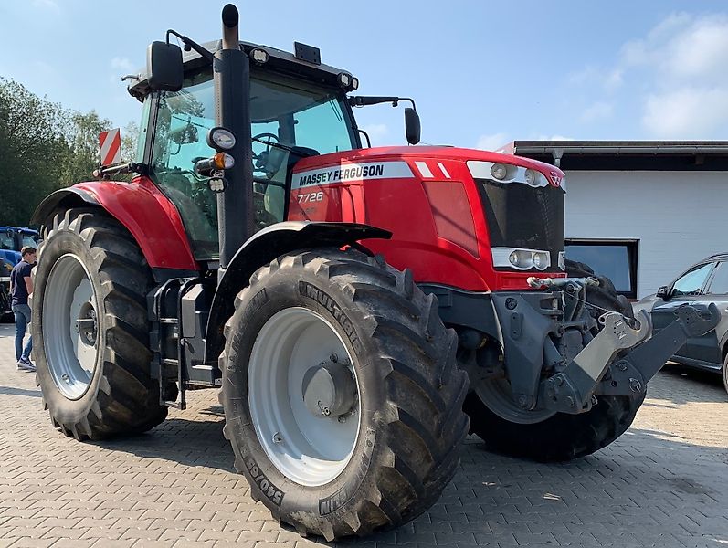 Massey Ferguson 7726