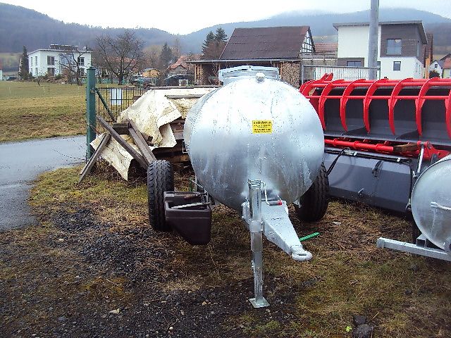 AGRITECH Wasserwagen 2000 Ltr. Feuerverzinkt Weidefass Wasserfass