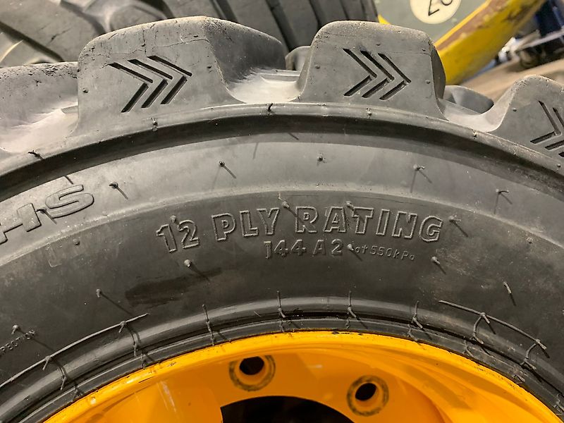 JCB 525-60 Kompletträder 12-16,5