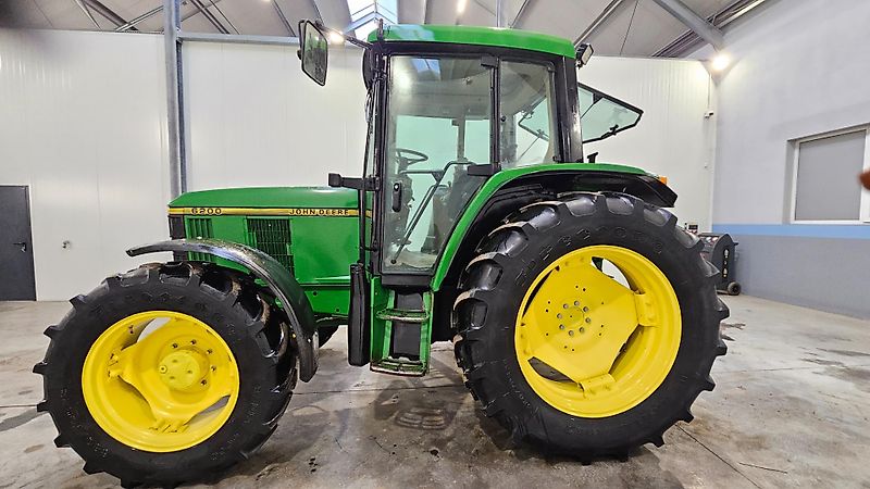 John Deere 6200