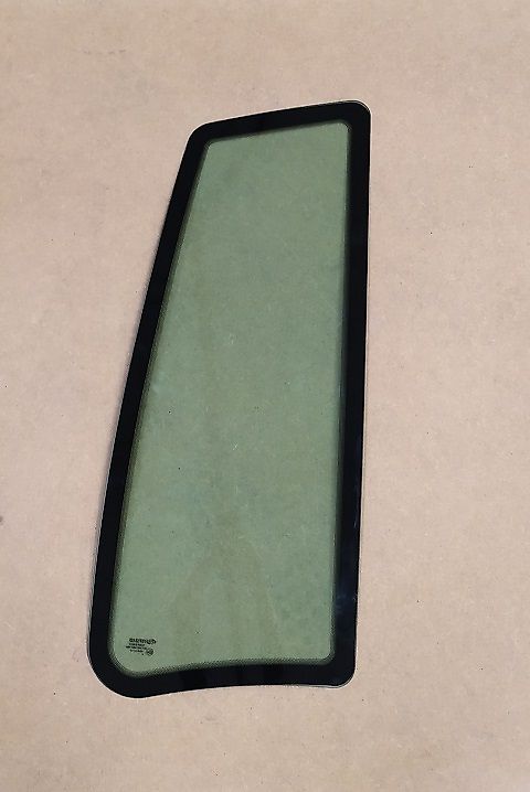 Deutz-Fahr SZYBA BOCZNA AGROTRON SAME PRAWA 04424511