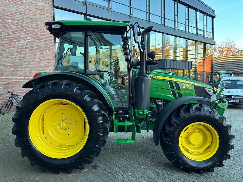 John Deere 5120M