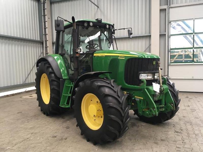 John Deere 6820