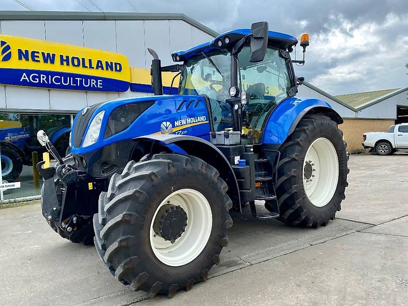 New Holland T7.230