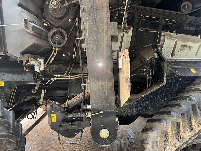 New Holland CR9080 c/w 30ft Varifeed Header