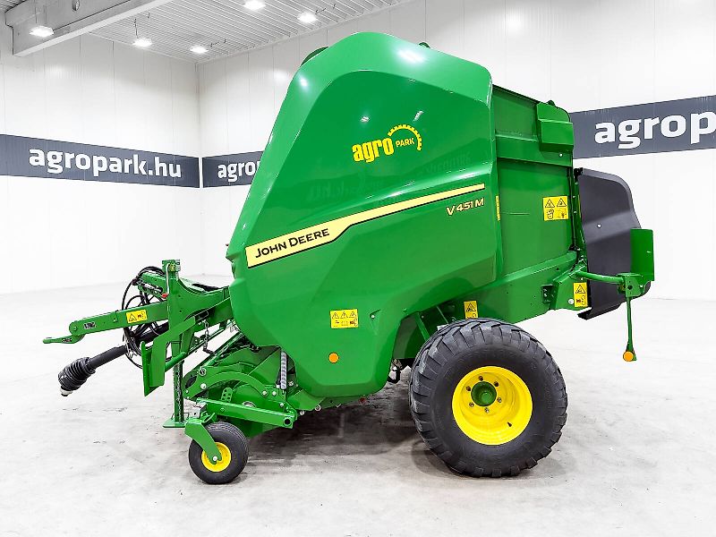 John Deere V451M round baler, 90 - 165 cm bale diameter, variable chamber, net binding, MaxiCut HC Premium with 13 knives, BaleTrak Plus monitor