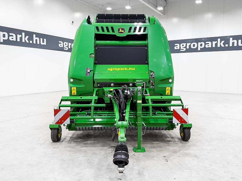 John Deere V451M round baler, 90 - 165 cm bale diameter, variable chamber, net binding, MaxiCut HC Premium with 13 knives, BaleTrak Plus monitor