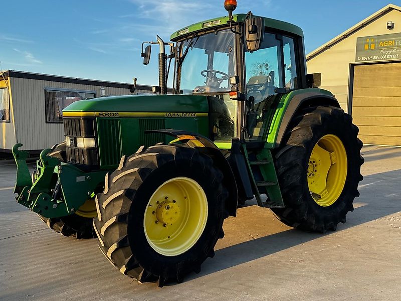 John Deere 6800