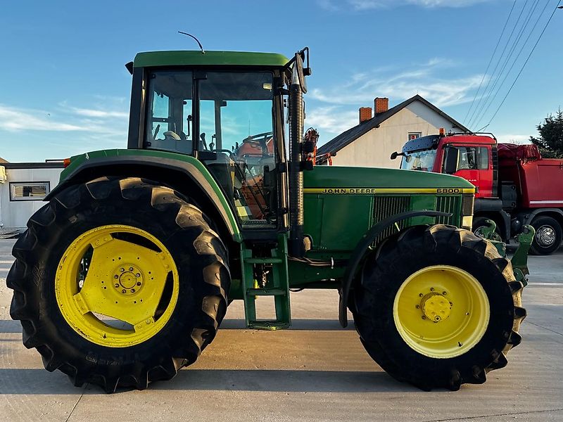 John Deere 6800