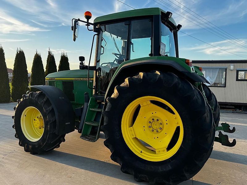 John Deere 6800