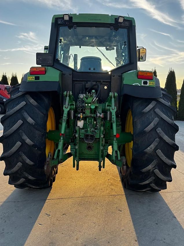 John Deere 6800