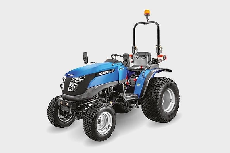 Solis 26 Seitenschaltung Frontlader Ackerstollenbereifung