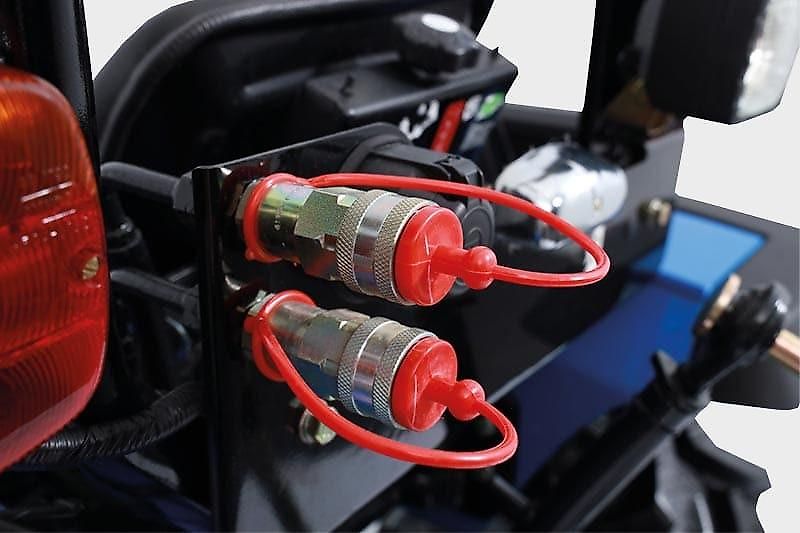 Solis 26 Seitenschaltung Frontlader Ackerstollenbereifung