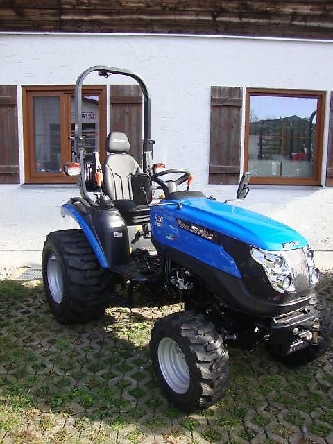 Solis Solis 26 9+9 Industriebereifung Kleintraktor