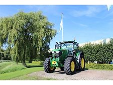 John Deere 6215R