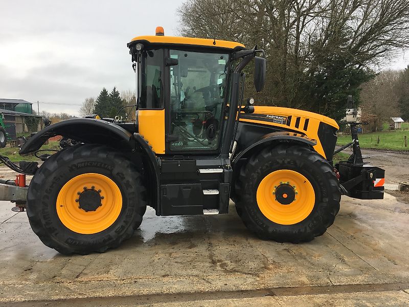 JCB 4220