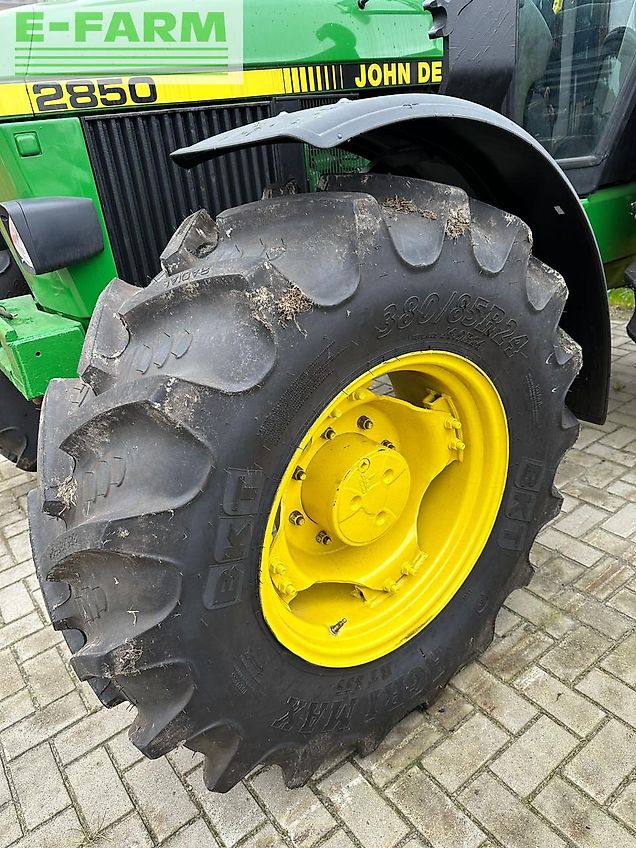 John Deere 2850