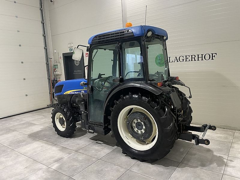 New Holland T4030 V