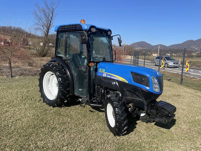 New Holland T4030 V