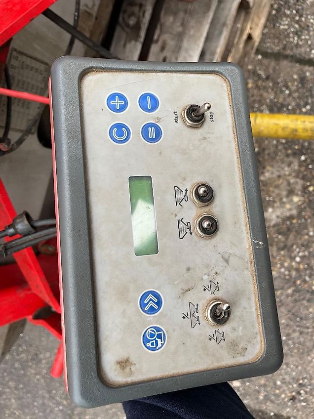 Kverneland Accord Düngerstreuer Exacta HL1700