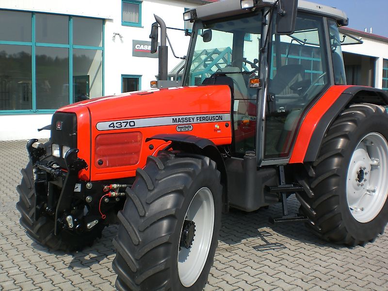 Massey Ferguson 4370