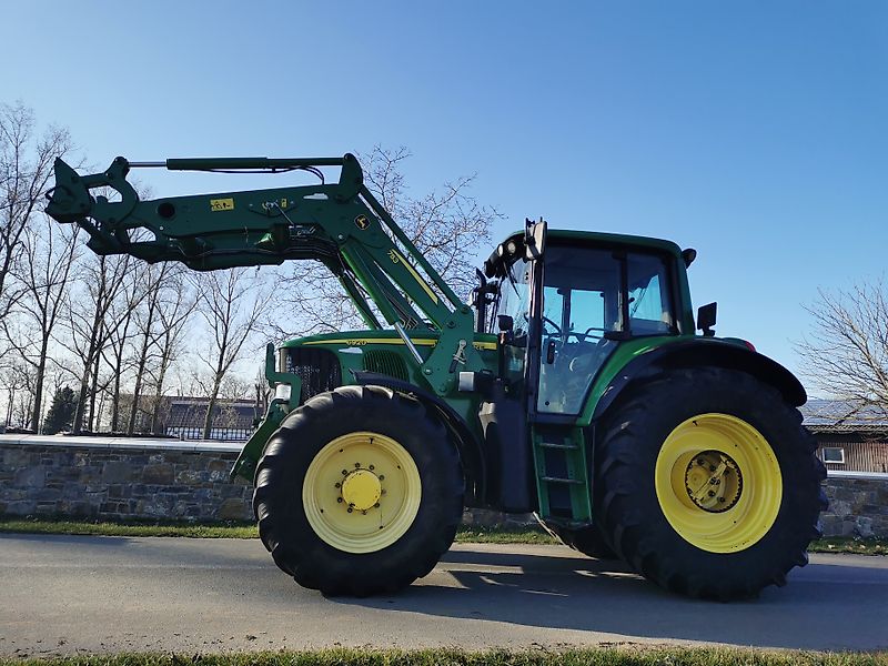 John Deere 6920