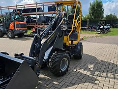 Eurotrac W11 Radlader , Hoflader – mit Schutzdach, sofort verfügbar