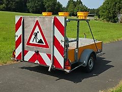 Mersch VZ 615 Absperrtafel FAT Nissen Horizont Verkehrsleittafel Verkehrsleitanhänger Verkehrssicherungsanhänger Leitanhänger