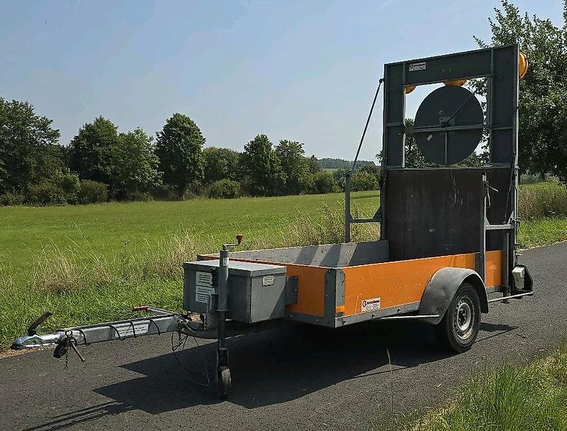 Mersch VZ 615 Absperrtafel FAT Nissen Horizont Verkehrsleittafel Verkehrsleitanhänger Verkehrssicherungsanhänger Leitanhänger