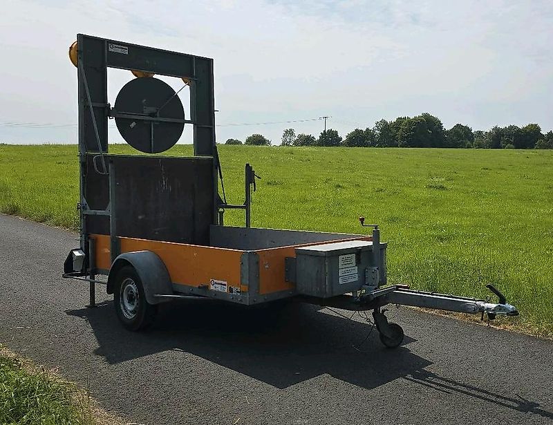 Mersch VZ 615 Absperrtafel FAT Nissen Horizont Verkehrsleittafel Verkehrsleitanhänger Verkehrssicherungsanhänger Leitanhänger